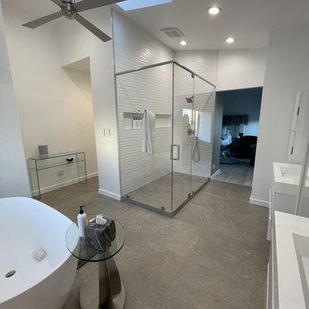 Modern Solutions Glass - Master shower - Glass & Mirrors Near Me