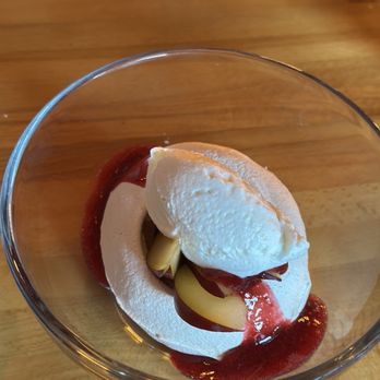 Freight House - Pavlova with fruit. Sticky sweet deliciousness! - American Near Me - Paducah, Kentucky Freight House - Pavlova with fruit. Sticky sweet deliciousness! - American Near Me - Paducah, Kentucky