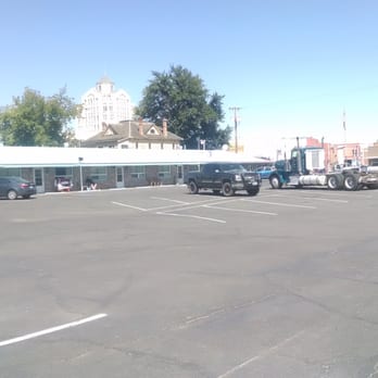 Bridge Street Inn - Rooms and front office - Hotels Near Me - Baker City, Oregon