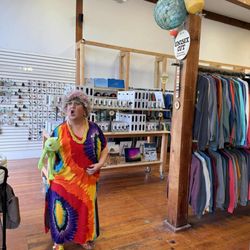 Salty Raven - The store and Ida Hoe