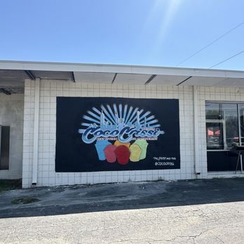 CocoCrissi Tropical Icees - Outdoor mural - Ice Cream & Frozen Yogurt Near Me - Durham, North Carolina CocoCrissi Tropical Icees - Outdoor mural - Ice Cream & Frozen Yogurt Near Me - Durham, North Carolina
