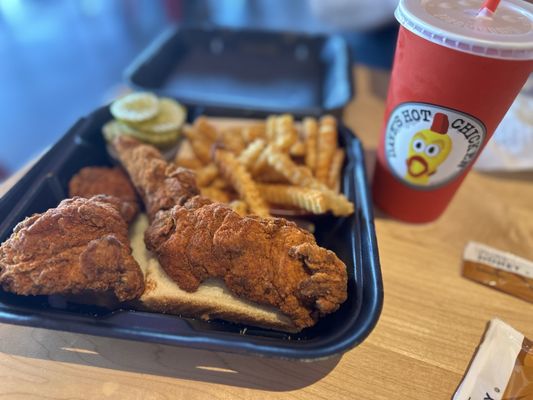 Dave’s Hot Chicken by null