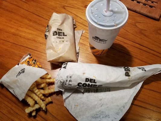 Del Taco by null