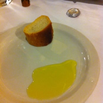 La Taberna Giralda - Table bread and olive oil - Spanish Near Me - Coral Gables, Florida