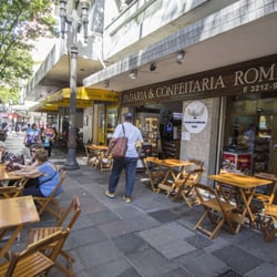 Roma Padaria e Confeitaria - Área externa da Roma