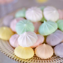Le Macaron French Pastries