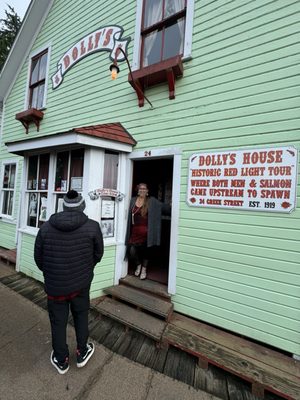 Dolly's House by null