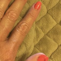 Redwood Roots Salon - Worst nail job ever!