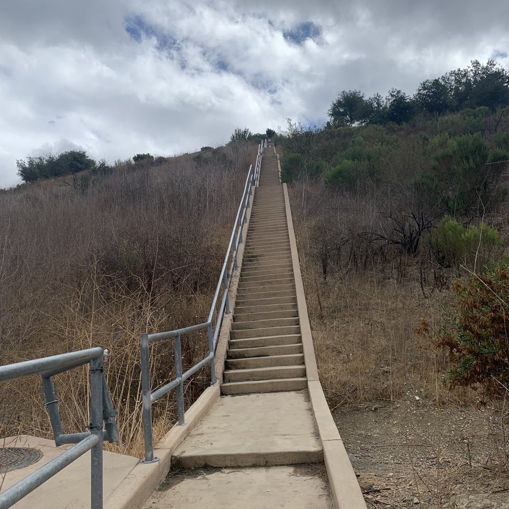 Calabasas Hidden Stairs - I'm going to make it - Hiking Near Me Calabasas Hidden Stairs - I'm going to make it - Hiking Near Me