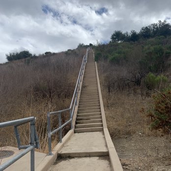 Calabasas Hidden Stairs - I'm going to make it - Hiking Near Me Calabasas Hidden Stairs - I'm going to make it - Hiking Near Me
