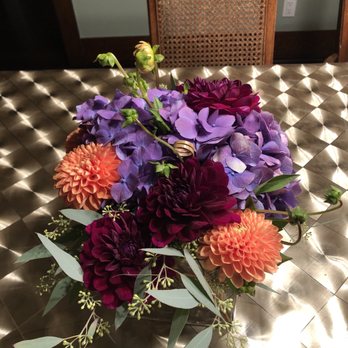 Urban Florist - Dahlia arrangement - Florists Near Me - Los Angeles, California Urban Florist - Dahlia arrangement - Florists Near Me - Los Angeles, California