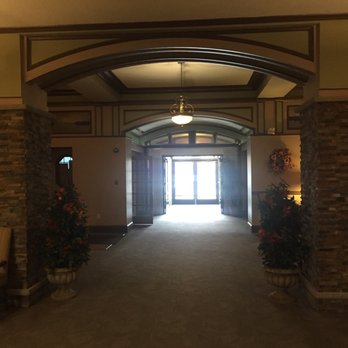 Androy Lounge - Downstairs lobby looking out to the street - Hotels Near Me - Superior, Wisconsin Androy Lounge - Downstairs lobby looking out to the street - Hotels Near Me - Superior, Wisconsin