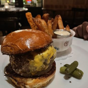 Little Sparrow - The burger - French Near Me - Atlanta, Georgia Little Sparrow - The burger - French Near Me - Atlanta, Georgia