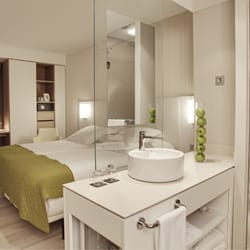 Barceló Bilbao Nervión - Habitación y baño