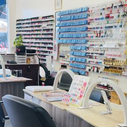 Relaxing Nails & Spa - Inside