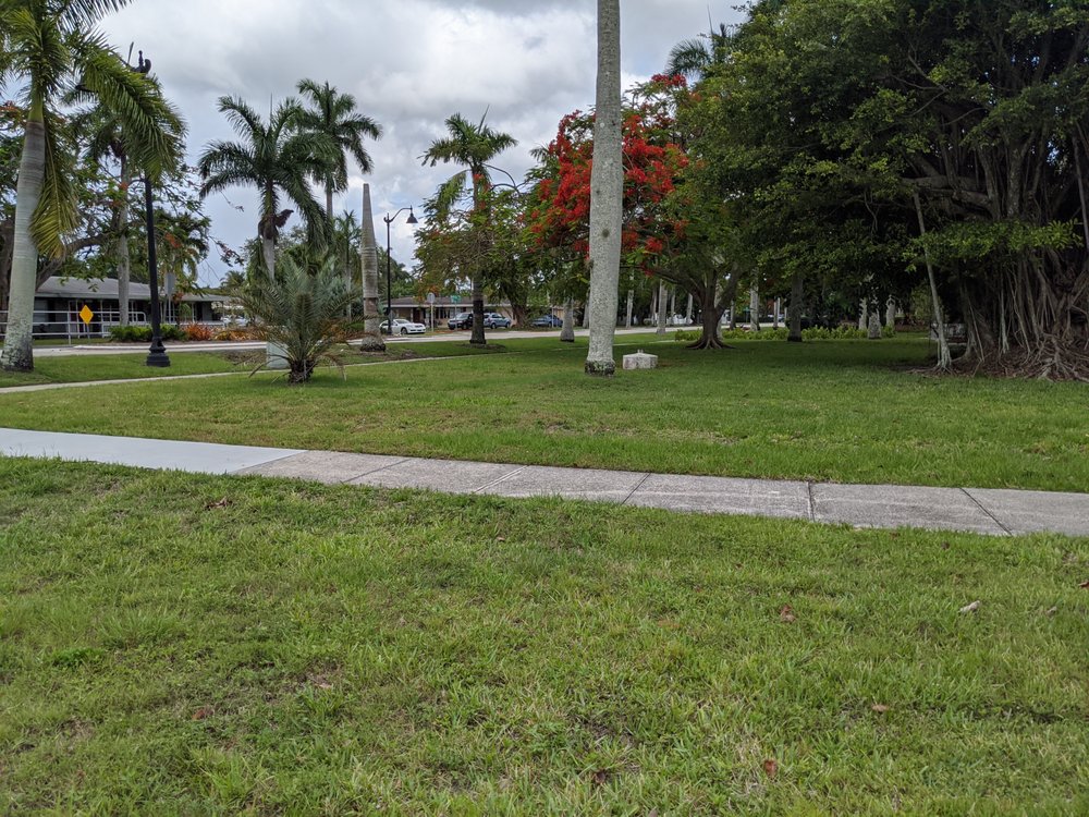 Caloosa Park Logo