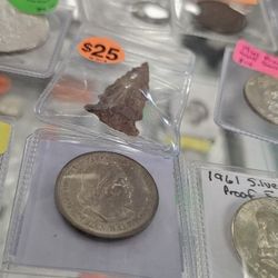 Clao's Gifts - Coins and arrowhead