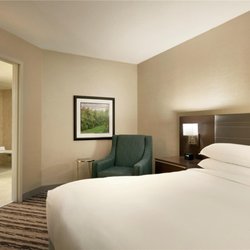 DoubleTree Resort by Hilton Hotel Lancaster - Guest room