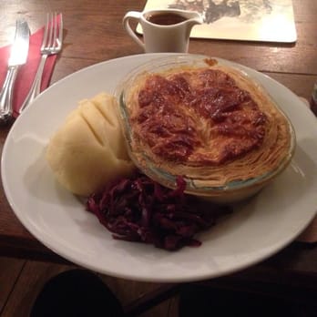 Drury House Restaurant - Delicious homemade chicken leek cream pie with mashed potatoes and red cabbage. Classic british! - British Near Me - Windsor, WNM Drury House Restaurant - Delicious homemade chicken leek cream pie with mashed potatoes and red cabbage. Classic british! - British Near Me - Windsor, WNM