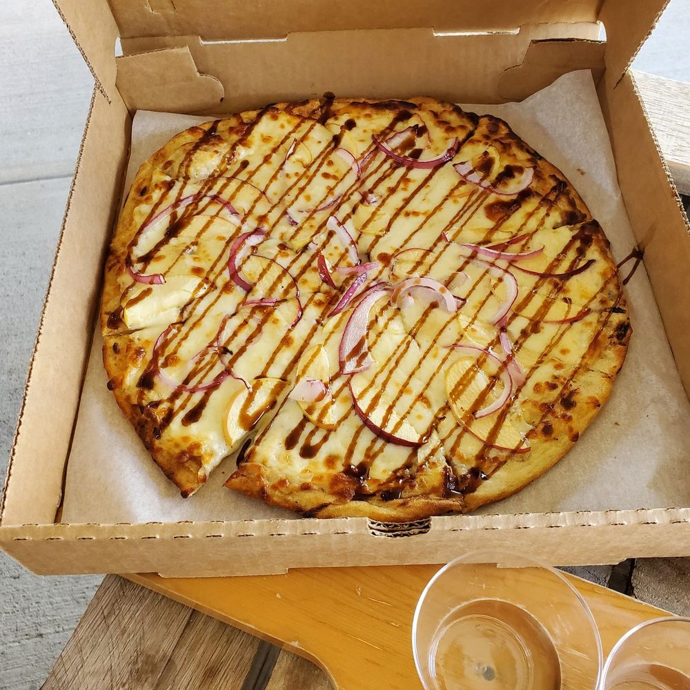 Carlson Orchards - Apple pizza - Fruits & Veggies Near Me - Harvard, Massachusetts