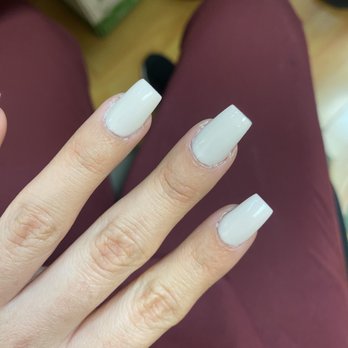 Bijou Nails & Spa - Eyelash Service Near Me - Glendale, California