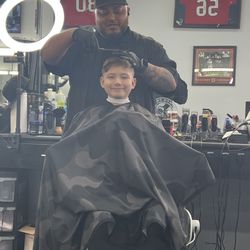 Headliners Barbershop