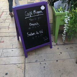 Café Mignon - Entrance