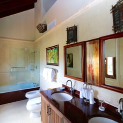 Villa Tuscany - Jr suite bathroom
