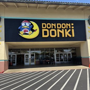 Don Don Donki - Outside - International Grocery Near Me - Kapolei, Hawaii