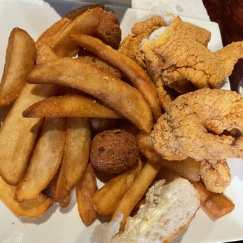 Peck's Seafood Restaurant - Fried catfish - Cajun/Creole Near Me - Slidell, Louisiana Peck's Seafood Restaurant - Fried catfish - Cajun/Creole Near Me - Slidell, Louisiana