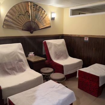 Yan Lin Foot Spa - I really like this room -- it has a charming retro Chinese style, warm and full of character. - Massage Near Me - New York, New York