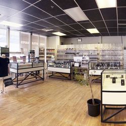 FreeStyle Vapes - Canmore - FreeStyle Vapes - Canmore interior