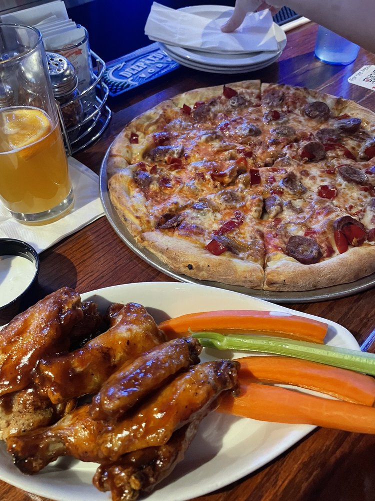 Piazza's Sports Bar Image