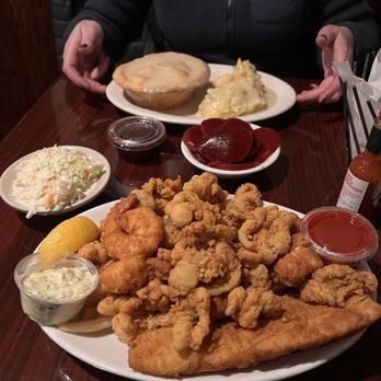 Bailey's Surf N Turf - Seafood Plater - Seafood Near Me - East Wareham, Massachusetts