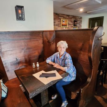 Peter Christian's Tavern - Our table - American Near Me - New London, New Hampshire Peter Christian's Tavern - Our table - American Near Me - New London, New Hampshire