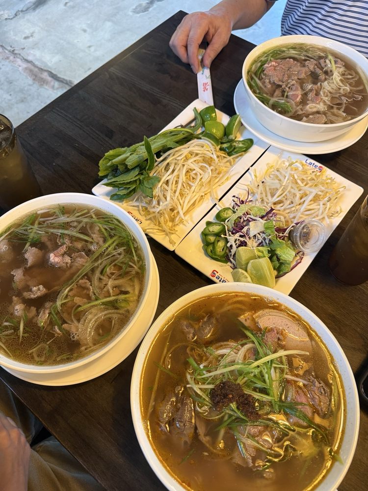 Late 9 Pho & Tea Logo