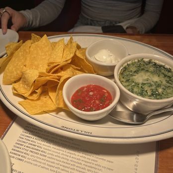 Hillstone Restaurant - Spinach and Artichoke Dip - New American Near Me - Phoenix, Arizona