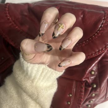 Zen Nail Bar - Nail Salons Near Me - Riverside, California