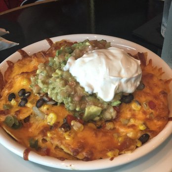 South Pointe Tavern - Nachos were the winner $12! - American Near Me - Miami Beach, Florida