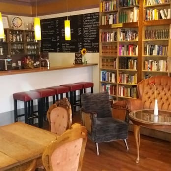 Grand Hostel Berlin - Bar area and library - Hotels Near Me - Berlin, BE
