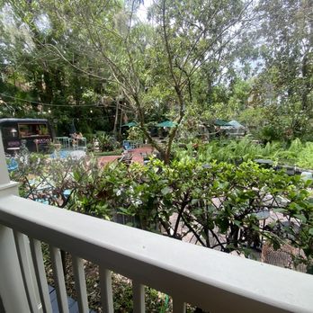 The Wellborn - View of garden from back porch - Lounges Near Me - Orlando, Florida The Wellborn - View of garden from back porch - Lounges Near Me - Orlando, Florida