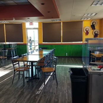 Salsa Verde Restaurant - Dining area. Clean, bright breathable space. Plenty seats to choose from and easily ready to set large parties. - Mexican Near Me - Tucson, Arizona
