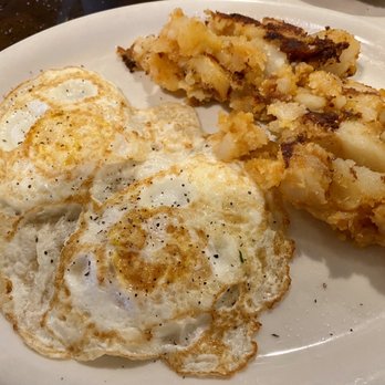 Holiday Diner - Fried eggs and home fries - Diners Near Me - Danbury, Connecticut Holiday Diner - Fried eggs and home fries - Diners Near Me - Danbury, Connecticut