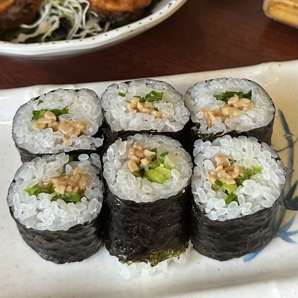 Ginza Sushi - Natto Hosomaki w/Green Onions - Sushi Bars Near Me - Honolulu, Hawaii Ginza Sushi - Natto Hosomaki w/Green Onions - Sushi Bars Near Me - Honolulu, Hawaii