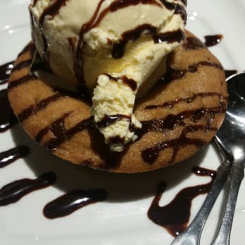Red Lobster - Lava cookie with ice cream - Seafood Near Me - Brea, California