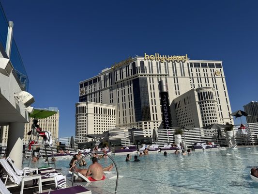 Boulevard Pool by null