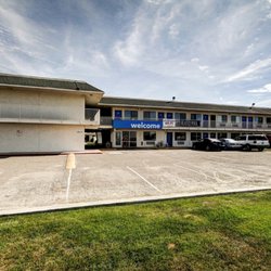 Motel 6 - Exterior