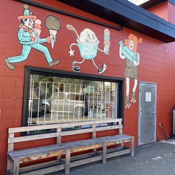 Cold Comfort Ice Cream - Ice Cream & Frozen Yogurt Near Me - Victoria, British Columbia Cold Comfort Ice Cream - Ice Cream & Frozen Yogurt Near Me - Victoria, British Columbia
