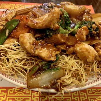 Rainbow Restaurant - Cantonese style pan fried noodles with chicken - Chinese Near Me - Farmington, Michigan Rainbow Restaurant - Cantonese style pan fried noodles with chicken - Chinese Near Me - Farmington, Michigan
