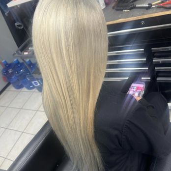 Hair Illusions - Blonde Hair extensions by Linda - Hair Salons Near Me - San Bruno, California Hair Illusions - Blonde Hair extensions by Linda - Hair Salons Near Me - San Bruno, California